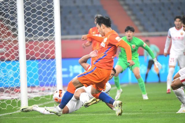 雷竞技全球-吴兴涵伤愈后扮奇兵最谢妻子 郝伟：他对得起自己